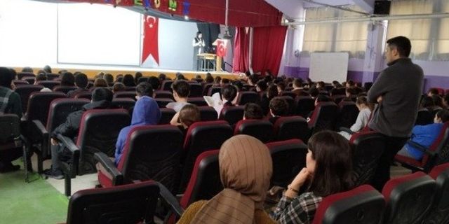130 öğrenciye ‘Gıda Güvenirliği ve İsrafı’ eğitimi verildi130 öğrenciye ‘Gıda Güvenirliği ve İsrafı’ eğitimi verildi
