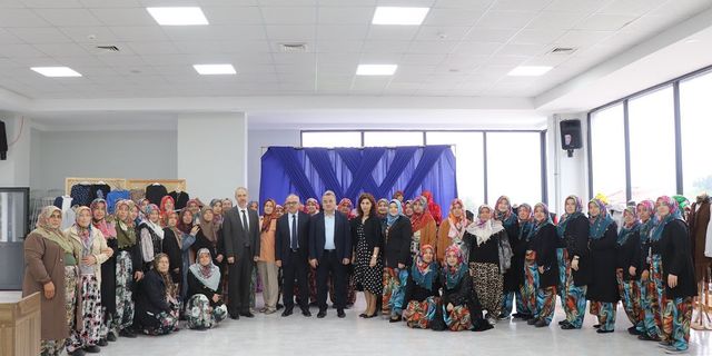 DODURGA’DA GİYİM VE EL SANATLARI SERGİSİ AÇILDI