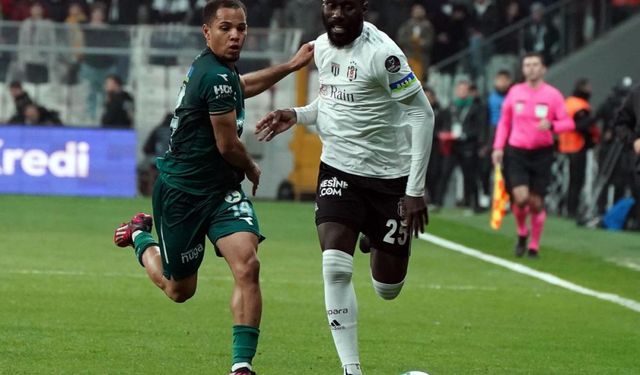 Beşiktaş, Masuaku ve Redmond'ı kadroda tutmak istiyor