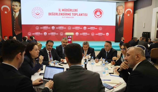 İl Aile ve Sosyal Politikalar Müdürü Bayrak, 'İl Müdürleri Değerlendirme Toplantısı'na katıldı