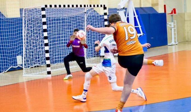 Bilecik’te Yıldız Erkekler Futbol Müsabakaları Sürüyor