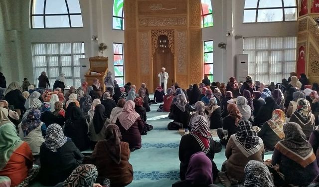 Bozüyük’te Kadınlara Özel Kadir Gecesi Programı Düzenlendi