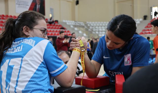 Bilecik’te Bilek Güreşi Heyecanı Sona Erdi