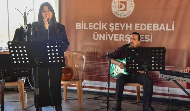 PAZARYERİ MYO’DA MÜZİK ZİYAFETİ: KAMPÜS KONSERİ COŞKUSU