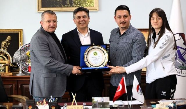Söğüt Spor’dan Başkan Durgut’a Ziyaret