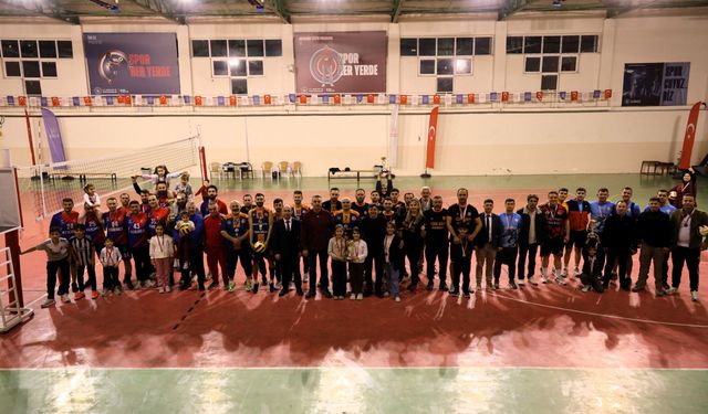 Söğüt’te Kurumlar Arası Voleybol Turnuvası Sona Erdi