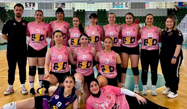 Bilecik Yurt Voleybol Takımı Yarı Finalde