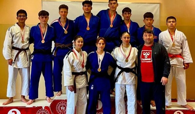 Gençlik Haftası Judo Turnuvası Bilecik’te Nefes Kesti