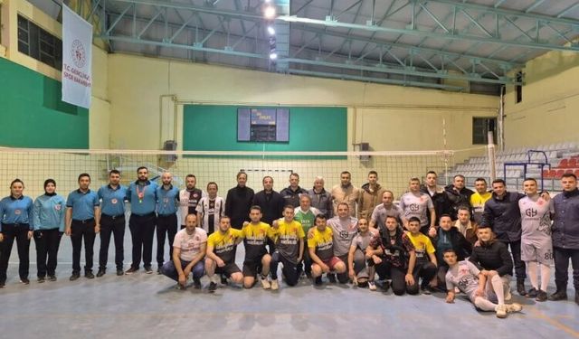 Yenipazar’da voleybol turnuvası nefes kesti