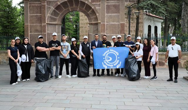 Ertuğrulgazi Türbesi Çevresinde Anlamlı Temizlik Seferberliği