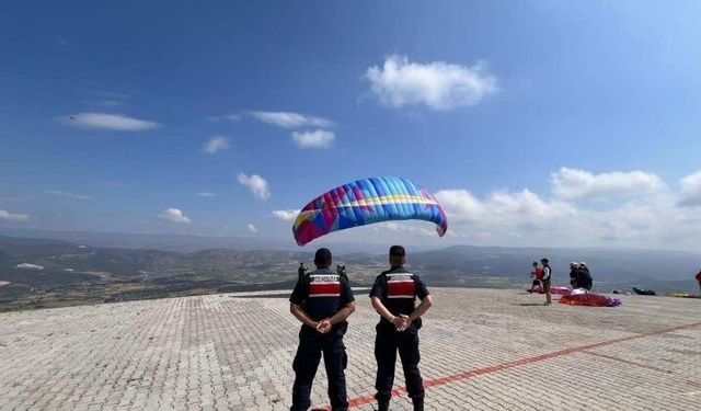 Kiraz Festivali’nde Gökyüzü Şöleni
