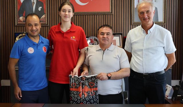 Bilecikli Sporcu Ayşe Beren Balcı, Ankara TVF Spor Lisesini Kazandı