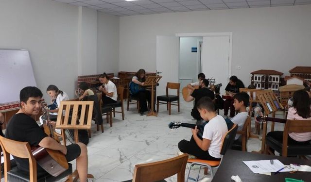 Osmaneli'nde Müzik Tutkunlarına Eğitim Desteği