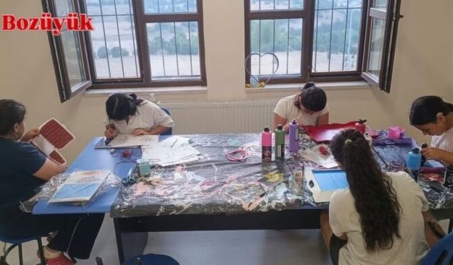 Bozüyük’te Çocuklar Sanatla Üretiyor: El Sanatları Kursu Sürüyor