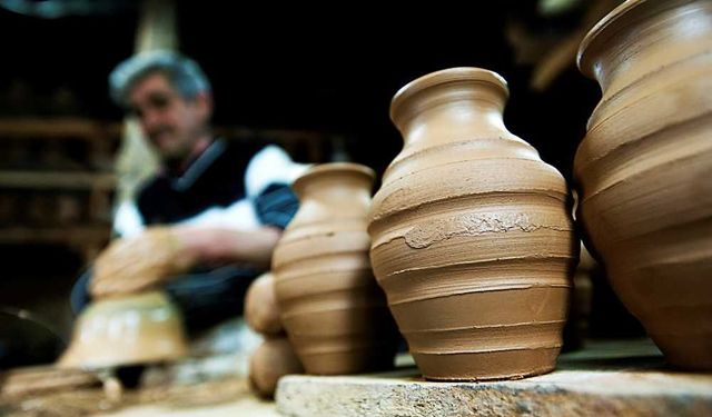 Kınık’ın Toprağı Çömleğe, Lezzeti Sofraya Dönüşüyor