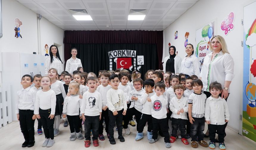BOZÜYÜK BELEDİYESİ GÜNDÜZ ÇOCUK OYUN VE BAKIMEVİ’NİN MİNİK ÖĞRENCİLERİ İSTİKLAL MARŞINI OKUDULAR