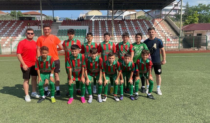 Osmaneli Belediyespor U-13 takımı 9-0 kazandı