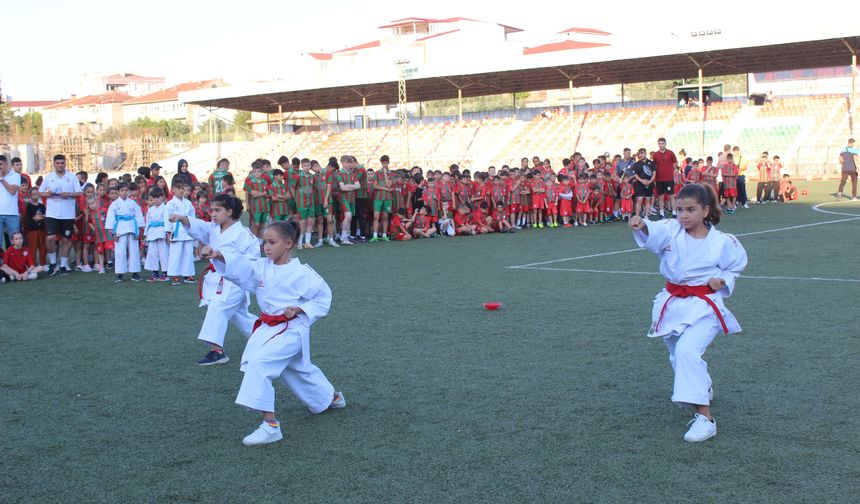 Osmaneli'nde yaz spor okullarının açılışı yapıldı