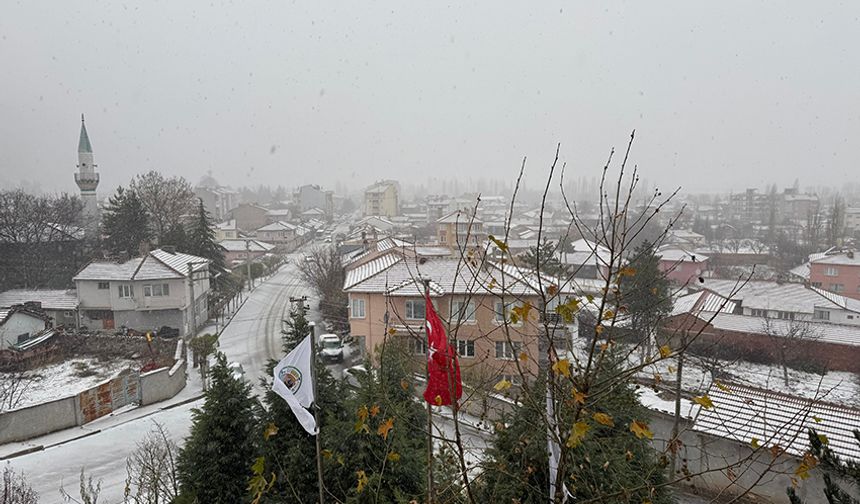 KIŞ MEVSİMİNİN İLK KAR YAĞIŞI BAŞLADI