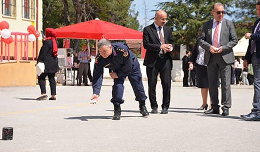 GELENEKSEL SOKAK OYUNLARI YENİDEN YAŞATILDI