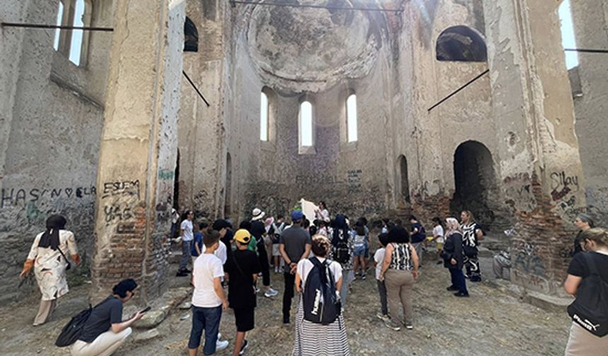 İSTANBUL’DAN GELEN ÖĞRENCİLER OSMANELİ’Nİ KEŞFETTİ