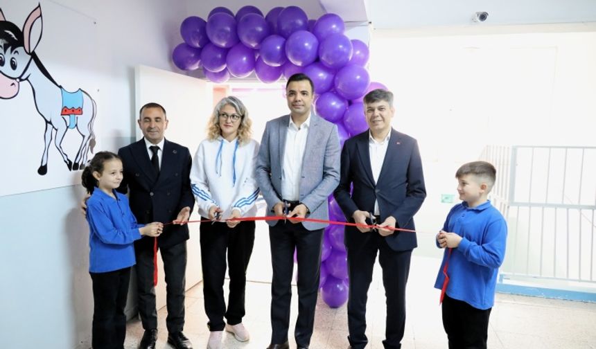 Ayşeküflü İlkokulu’nda Fen ve Matematik Sınıfı Açıldı