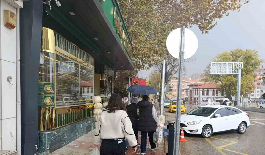 Afyonkarahisar’da beklenen yağış başladı