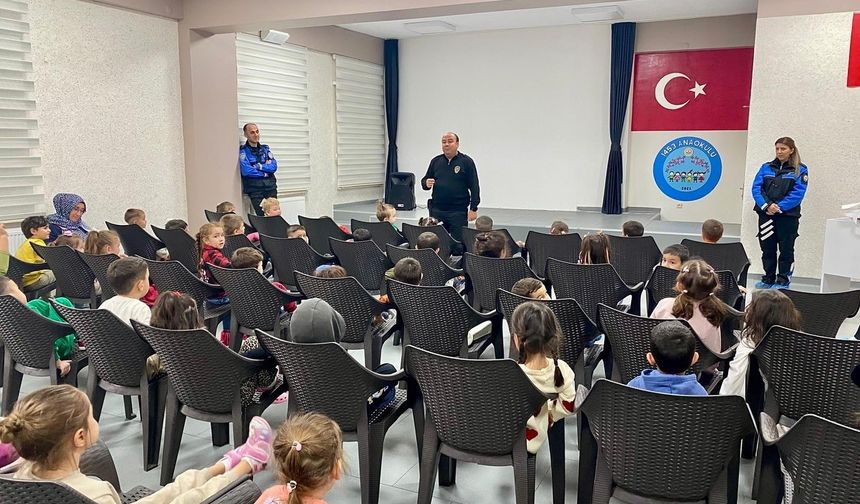 Kütahya’da minik öğrencilere suçtan korunma yöntemleri anlatıldı