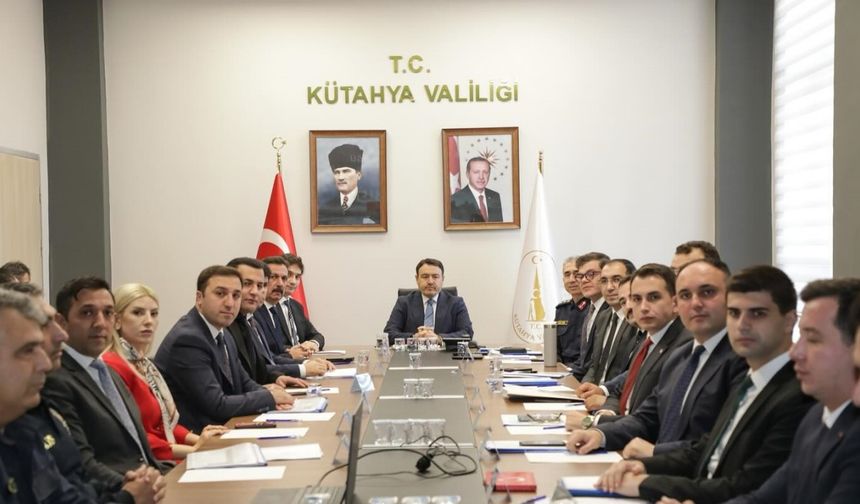 Vali Işın: "Vatandaşlarımızın güvenliği için gece gündüz demeden çalışmayı sürdüreceğiz"