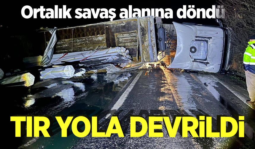 Bilecik'te Tır yola devrildi