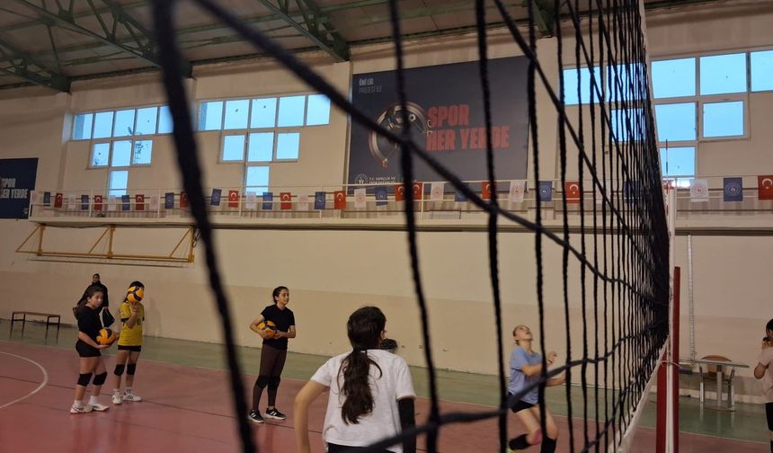 Bilecik’te Voleybol Antrenmanları Devam Ediyor