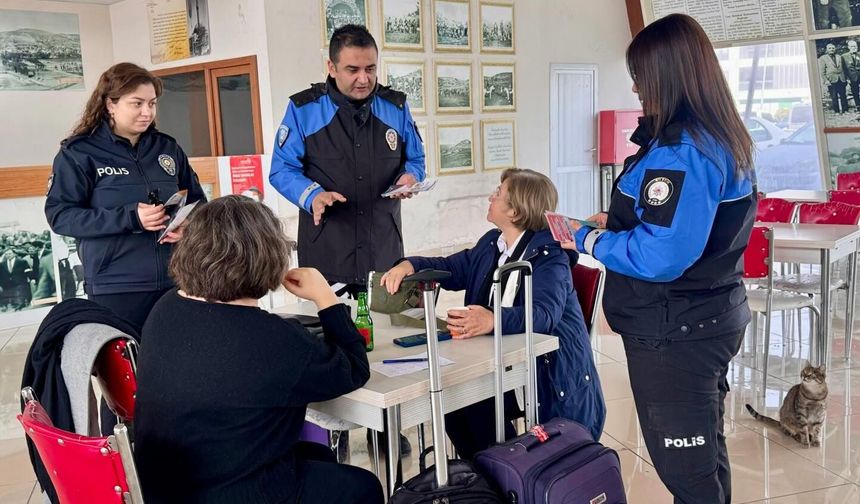 Terminalde Vatandaşlara Dolandırıcılık Uyarısı