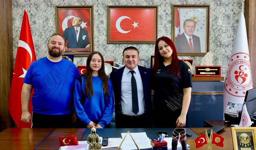 Bilecikli Halterciler Türkiye İkincisi Oldu