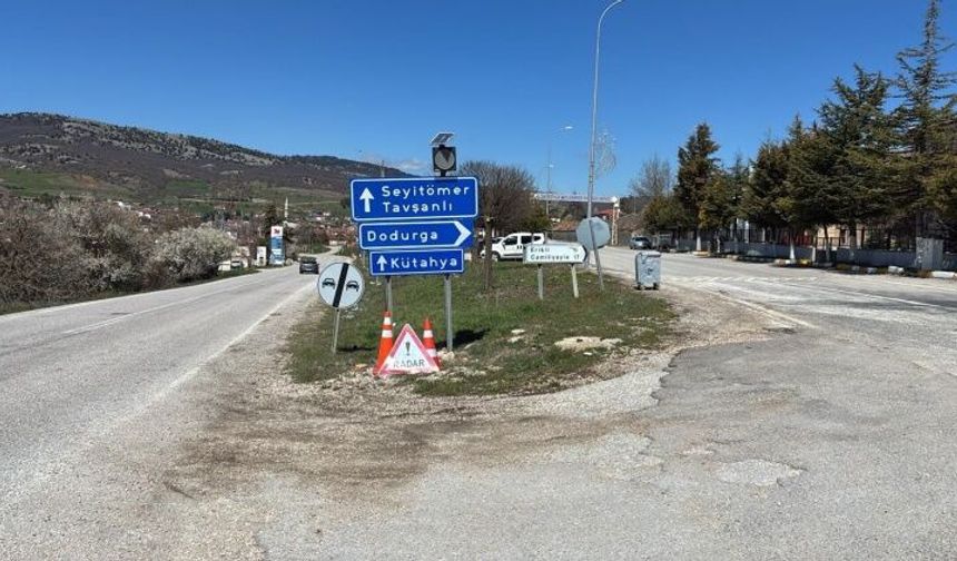 Bozüyük-Tavşanlı Yolunda Yönlendirme Levhaları Yenilendi