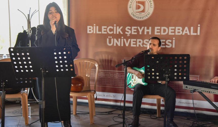 PAZARYERİ MYO’DA MÜZİK ZİYAFETİ: KAMPÜS KONSERİ COŞKUSU