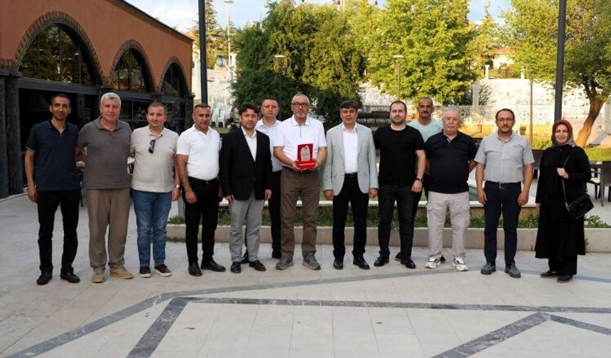 44 Yıllık Emek Plaketle Taçlandı
