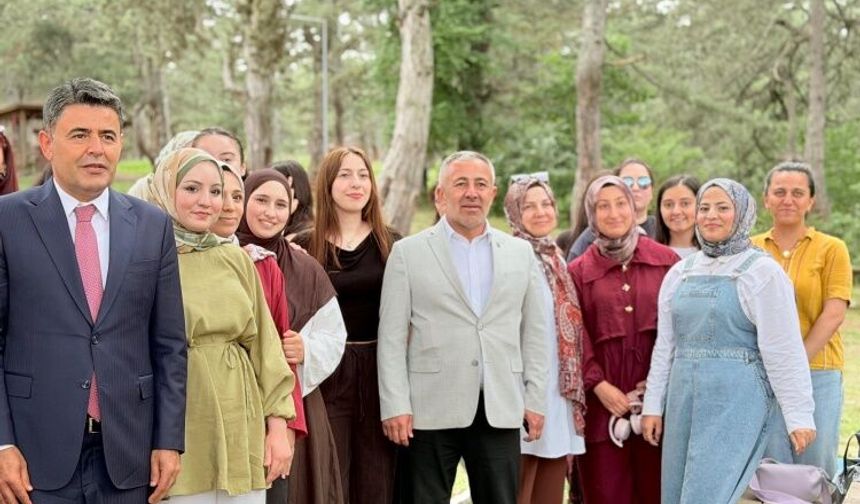 Tabiat Parkında Samimi Buluşma