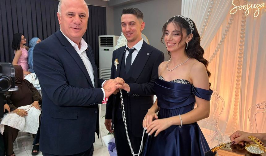 Başkan Torun, Belediye Personelinin Nişan Yüzüklerini Taktı