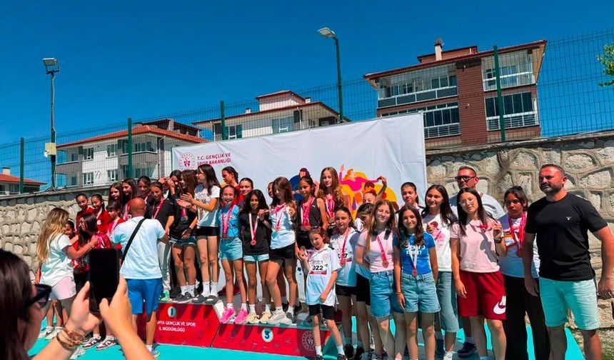 Bilecik’in yıldız kızları yarı finalde