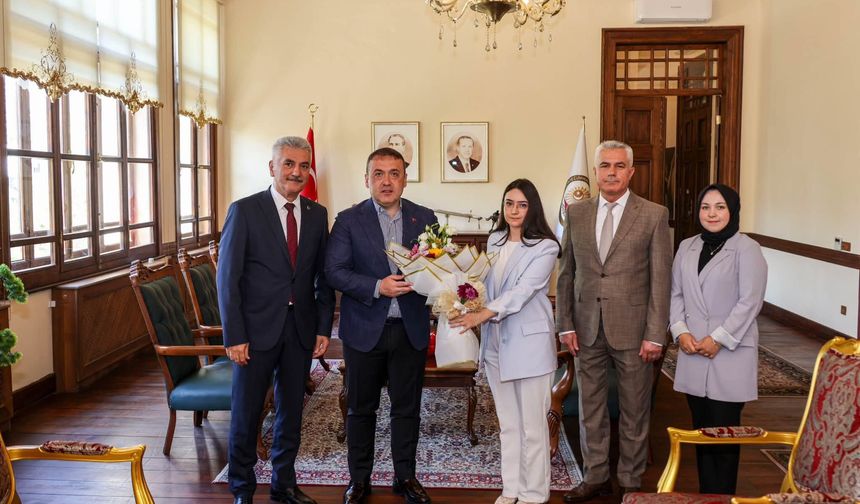 Vali Sözer’den Nüfus Müdürlüğü Personeline Dünya Nüfus Günü Tebriği