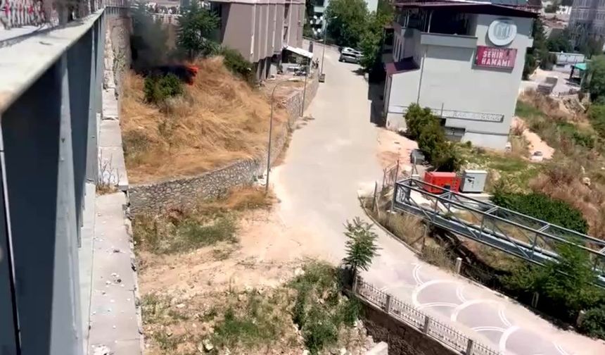 Hamsu Köprüsü Altındaki Yangına Hızlı Müdahale