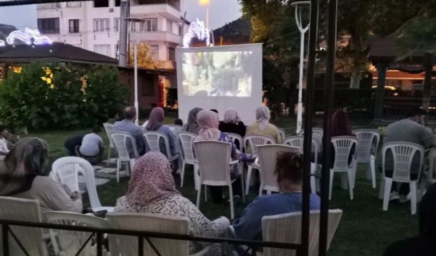Bayırköy'de Yaz Akşamı Yeşilçam Nostaljisi Yaşandı