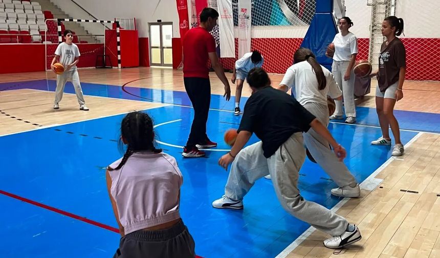 Bozüyük'te Çocuklar Basketbol ile Gelişiyor