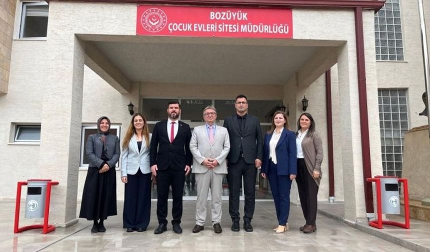 Kaymakam Helvacı’dan çocuklara sıcak ziyaret