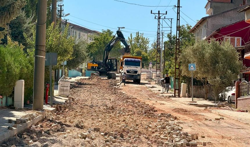 Söğüt’te Akçakoca Caddesi Asfaltla Buluşuyor