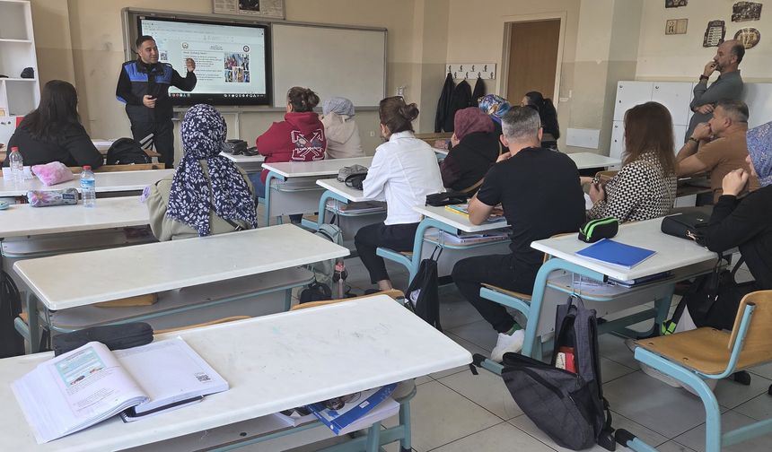 Akran Zorbalığına Karşı Velilere Güvenlik Eğitimi