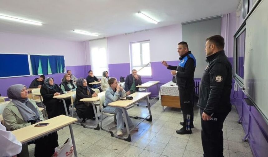 Bozüyük’te Velilere Çocuk Güvenliği Eğitimi