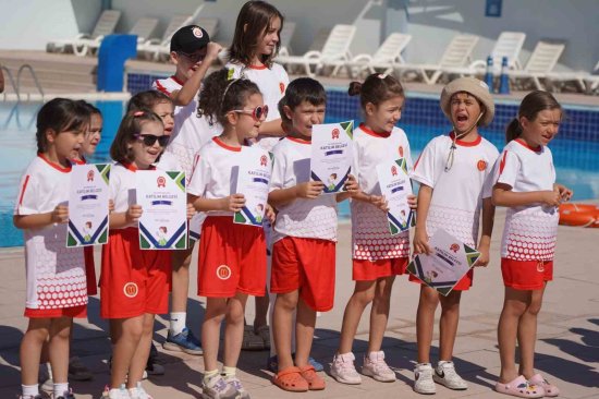 307 Öğrenci Yaz Spor Okullarından Mezun Oldu 244