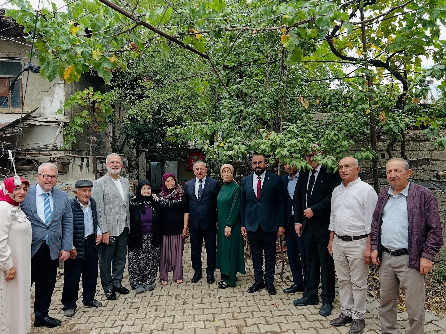Ak Parti Heyeti Şehit Ailesi Ile Bir Araya Geldi 1047 (1)