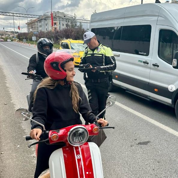 Bilecik Emniyetinden Trafik Güvenliği Uyarısı Çocuklara Örnek Olalım 2056